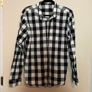 3 for $6 bundle and offer 😉 Black and white checkered long sleeve button up